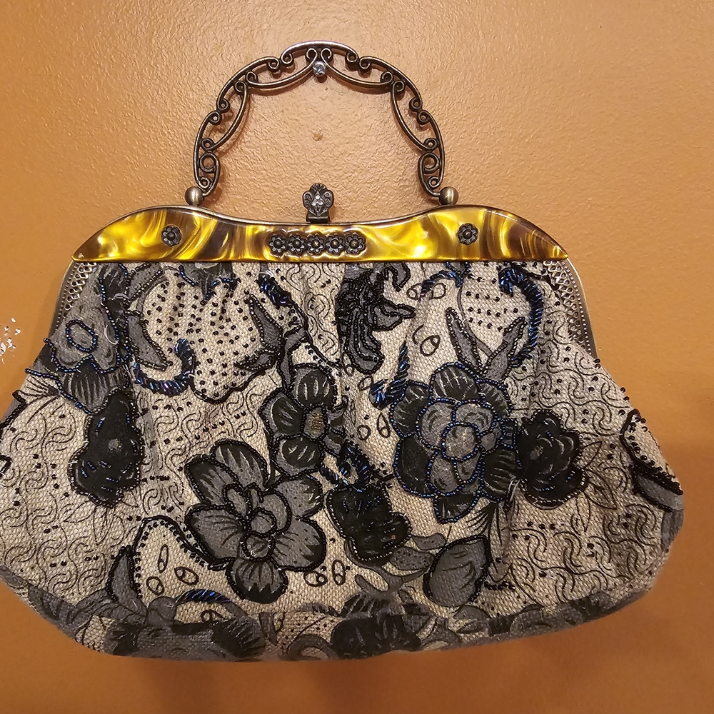 Elegant Floral Embroidered Handbag